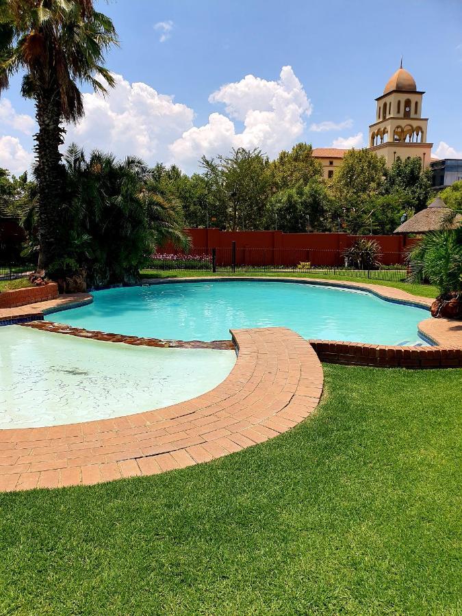 Merry Monte Casino Lodge House In Fourways Sandton Εξωτερικό φωτογραφία
